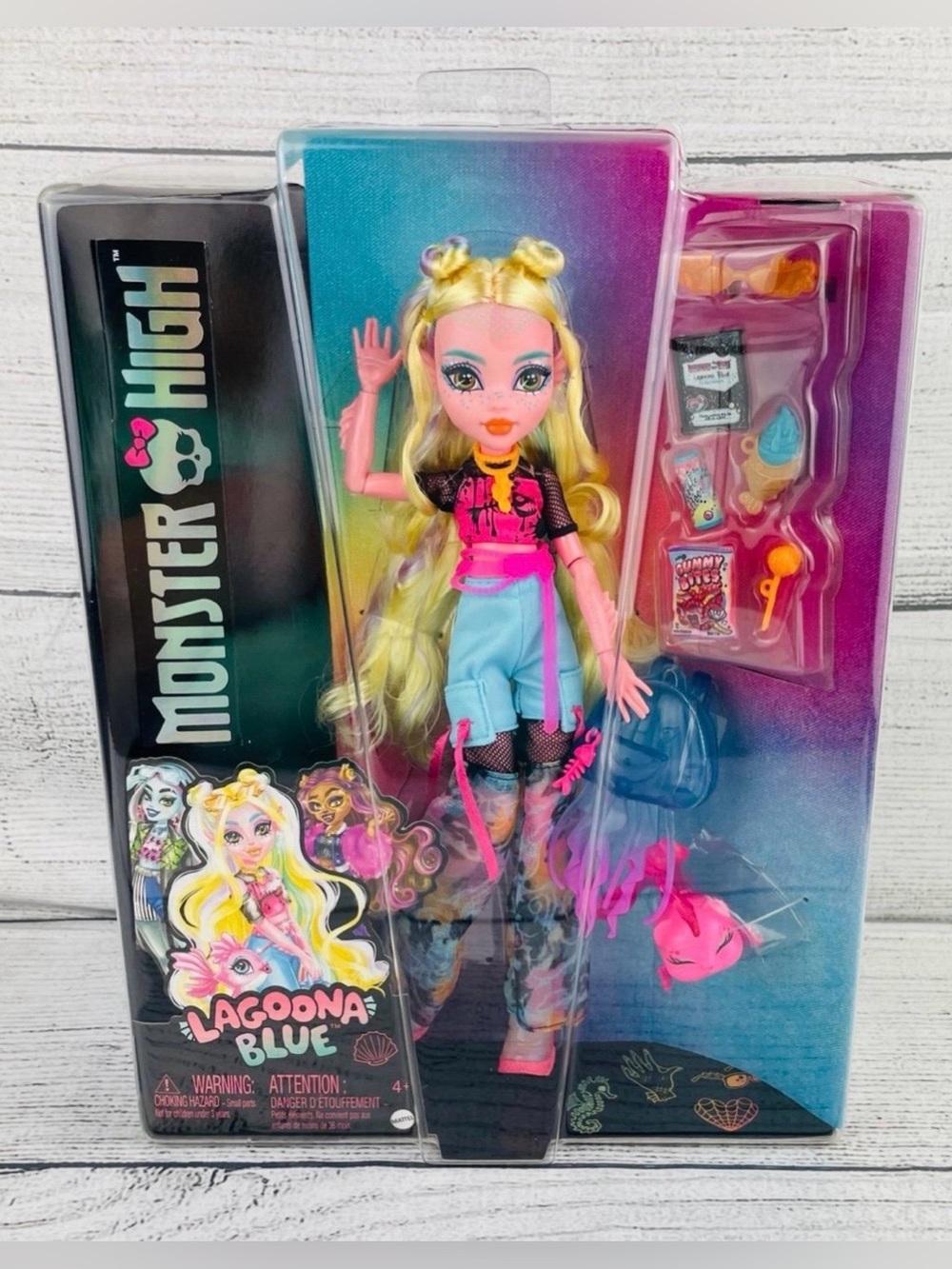 Monster High Lagoona Blue Fashion Doll W/ Pet & Accessories NEW